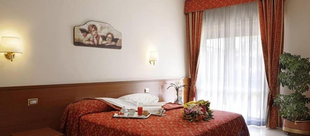 Hotel Vitti Rome Bagian luar foto
