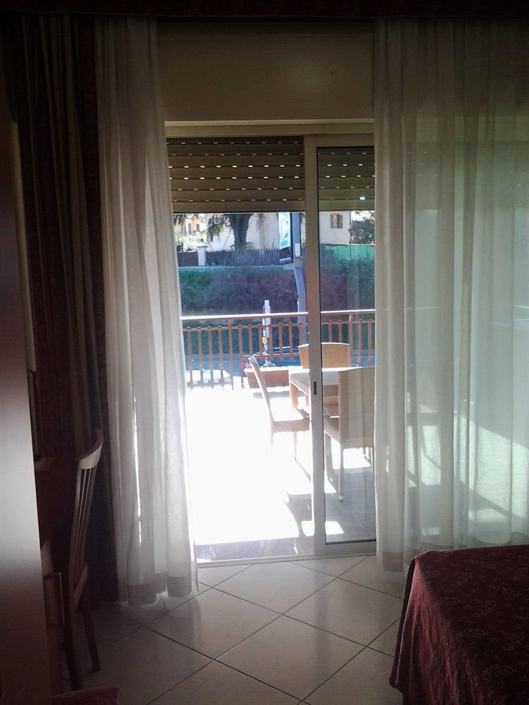 Hotel Vitti Rome Bagian luar foto